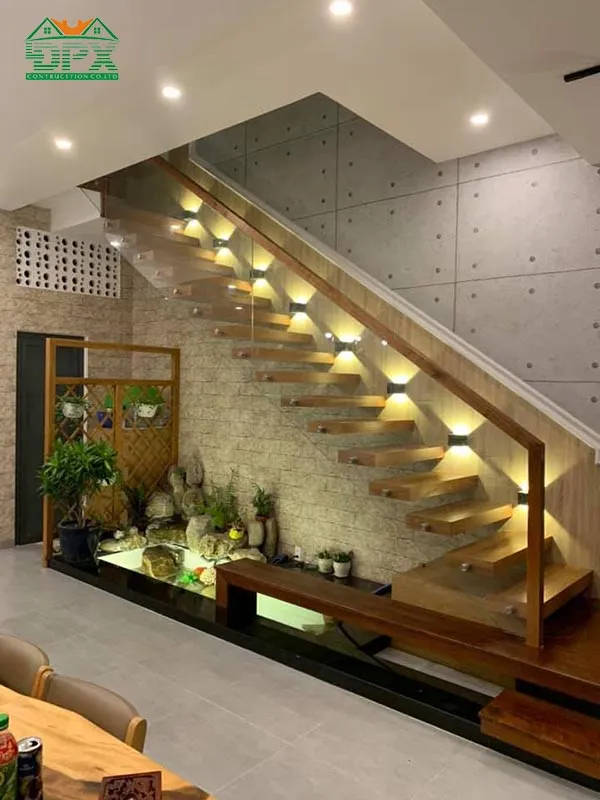 Cầu thang nên được thiết kế với độ dốc vừa phải