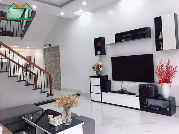 Thiết kế phòng khách với các vật dụng nội thất được gia giảm cho phù hợp